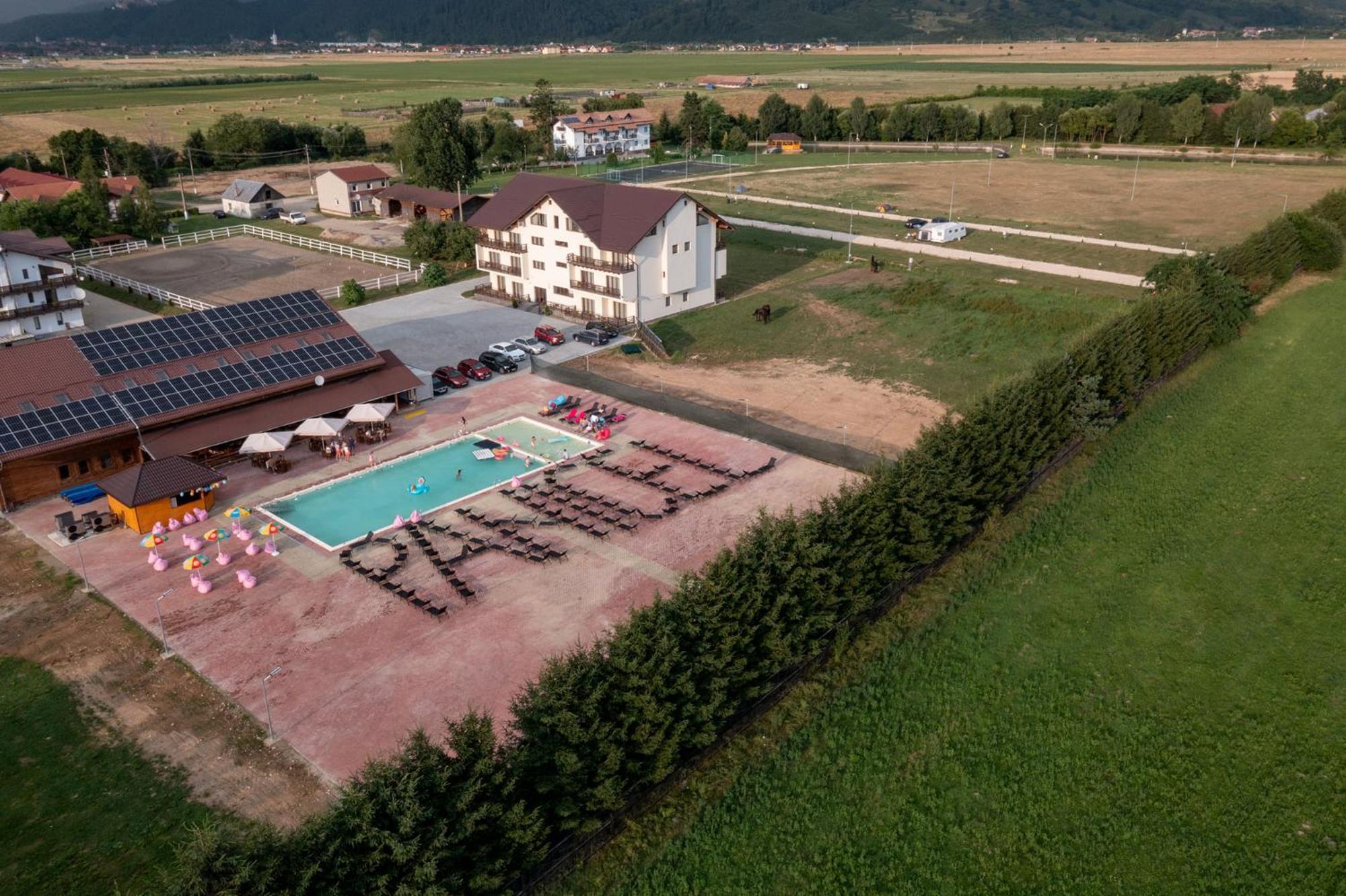 Complex Panicel Rîşnov Exteriér fotografie