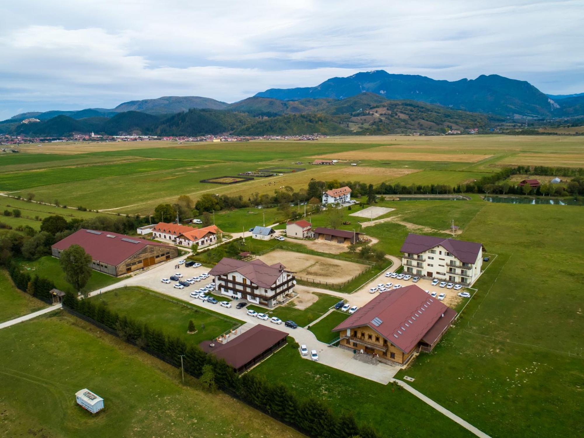 Complex Panicel Rîşnov Exteriér fotografie
